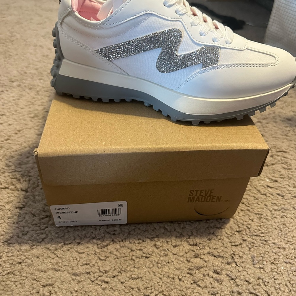 Steve Madden White and Silver Kids Sneakers